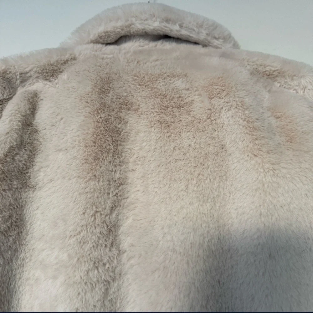 Pull&Bear Luxe Cream Faux Fur Coat - Plush Winter Statement Piece - New - Small - Picture 9 of 11